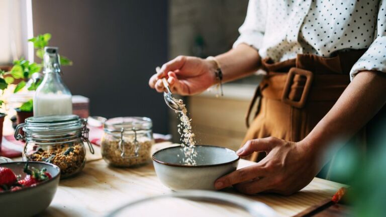 The Fiber Frenzy: Why Fiber is the New Star Nutrient in Health Trends