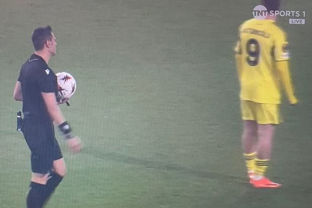 Flare Disrupts Nottingham Forest vs. Fenerbahce Europa League Match